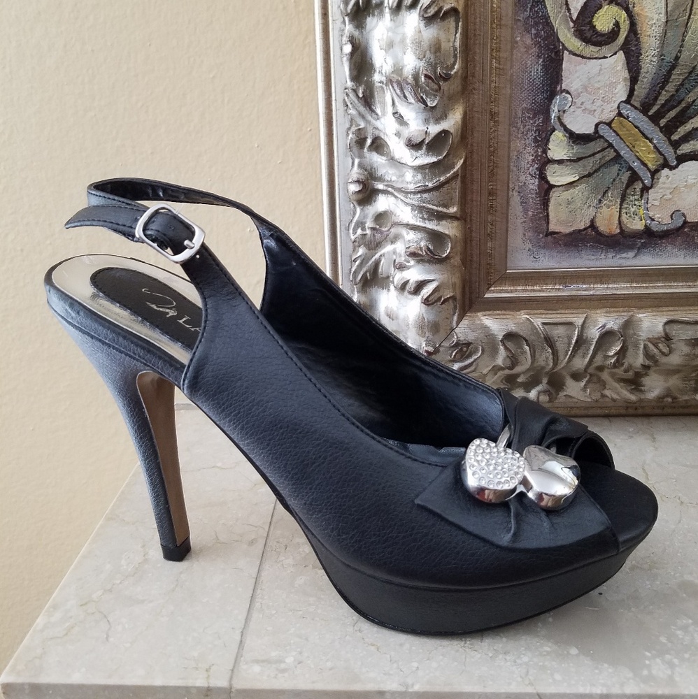 NWOT LASONIA Satin Peep Toe Platform Heels